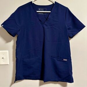 FIGS Casma 3 pocket scrub top